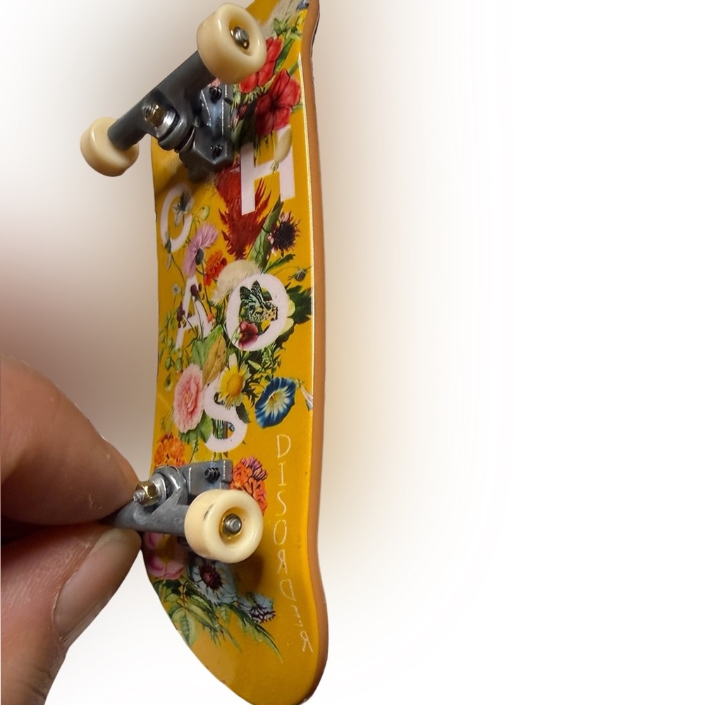 Tech Deck Fingerboard – Floral “CHAOS DISORDER” – Complete - Picture 3 of 5